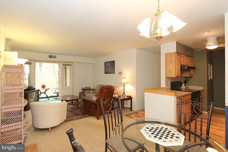 5905 Noblestown Road, Unit E Springfield, VA 22152 - Photo 9 of 26 Living Room