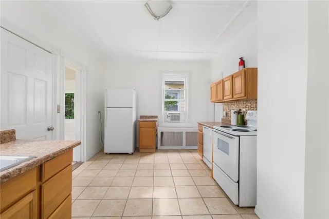 $3,000 | 53 Warner Street, Newport, RI 02840