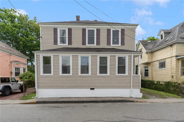 $3,000 | 53 Warner Street, Newport, RI 02840