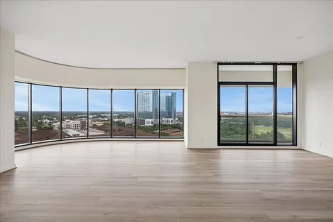$643,775 | 1701 Hermann Drive, Unit 14B, Houston, TX 77004