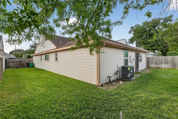 $315,000 | 11842 South Fairhollow Lane, Houston, TX 77043