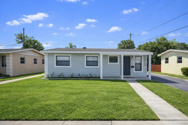 $2,500 | 1412 9th Street, West Palm Beach, FL 33401