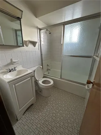 $800 | 935 Russellwood Avenue, Unit 5, McKees Rocks, PA 15136