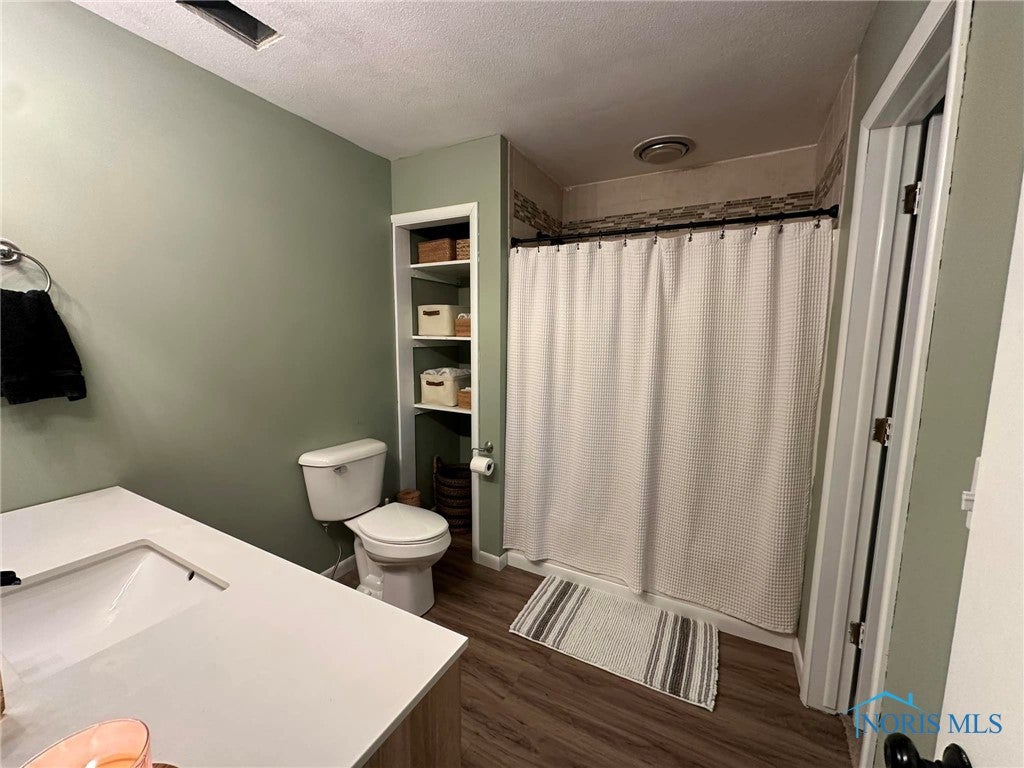 12505 Williams County Rd F, Unit COUNTY Bryan, OH 43506 - Photo 15 of 17 Full Bathroom
