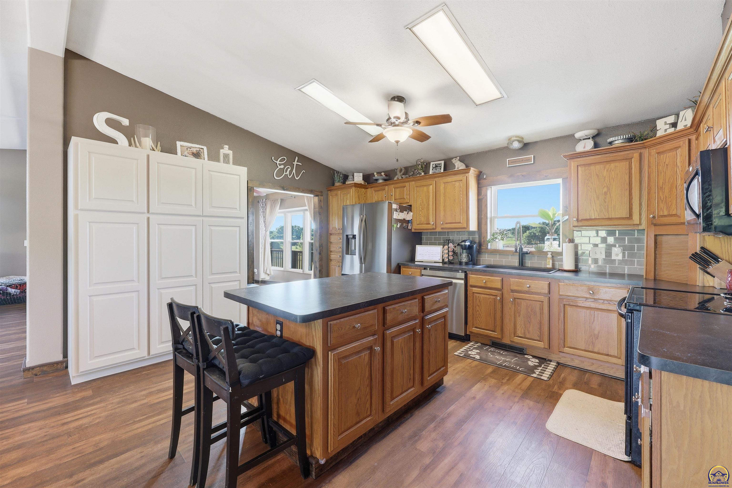 6449 Northwest Humphrey Road Topeka, KS 66618 - Photo 15 of 47