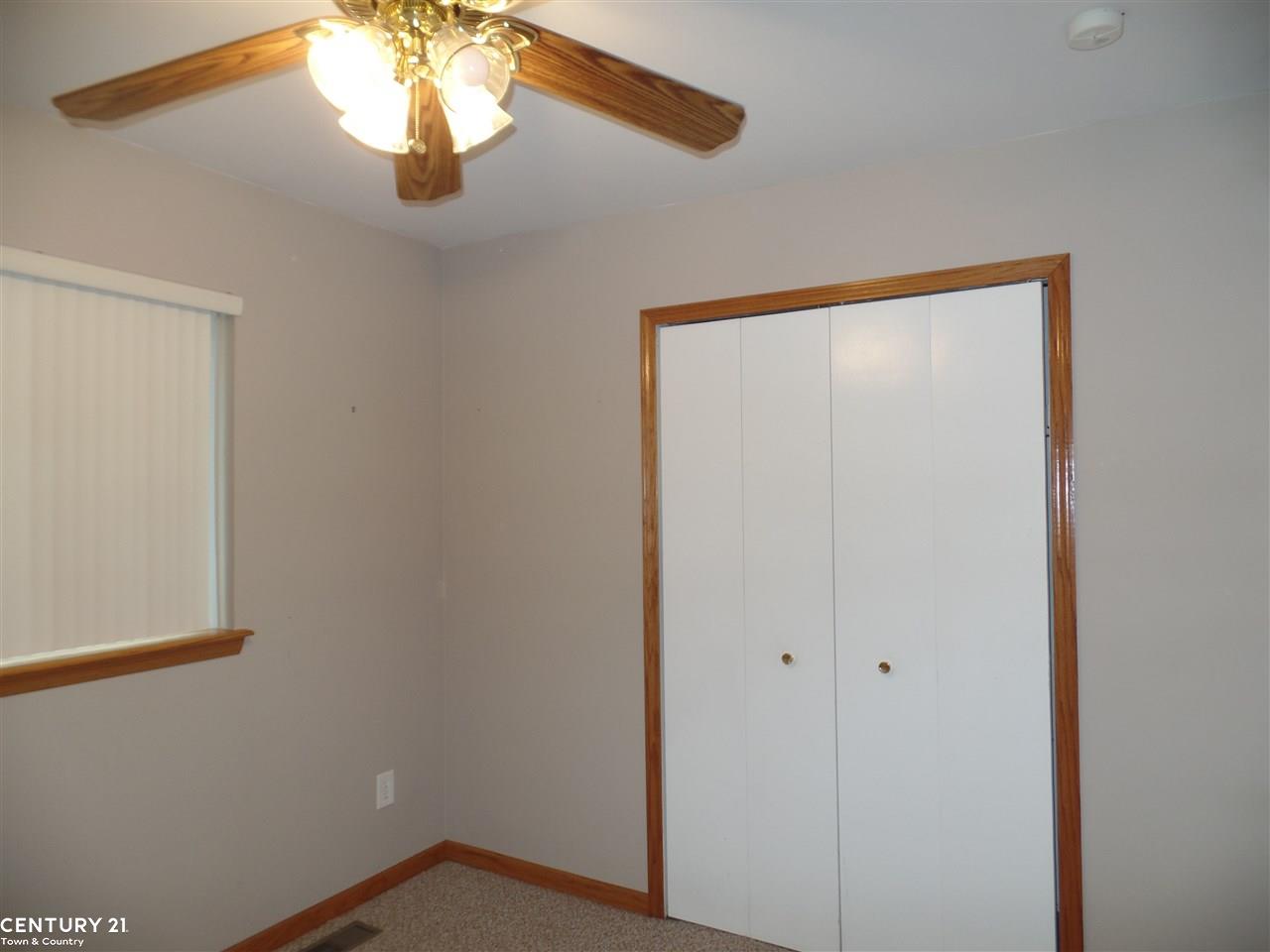 27051 Kelly Road Roseville, MI 48066 - Photo 17 of 21