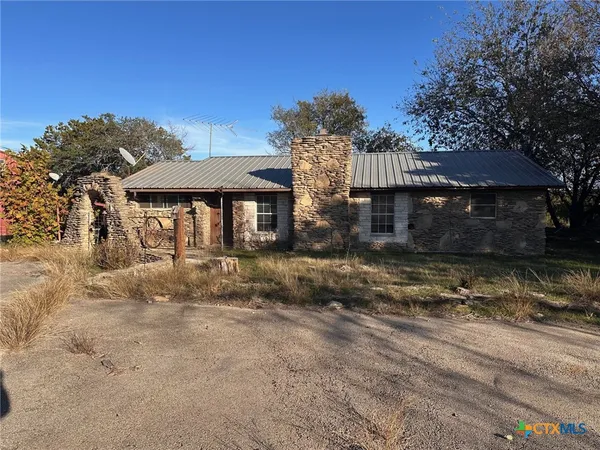 $300,000 | 899-917 County Road 4810, Copperas Cove, TX 76522