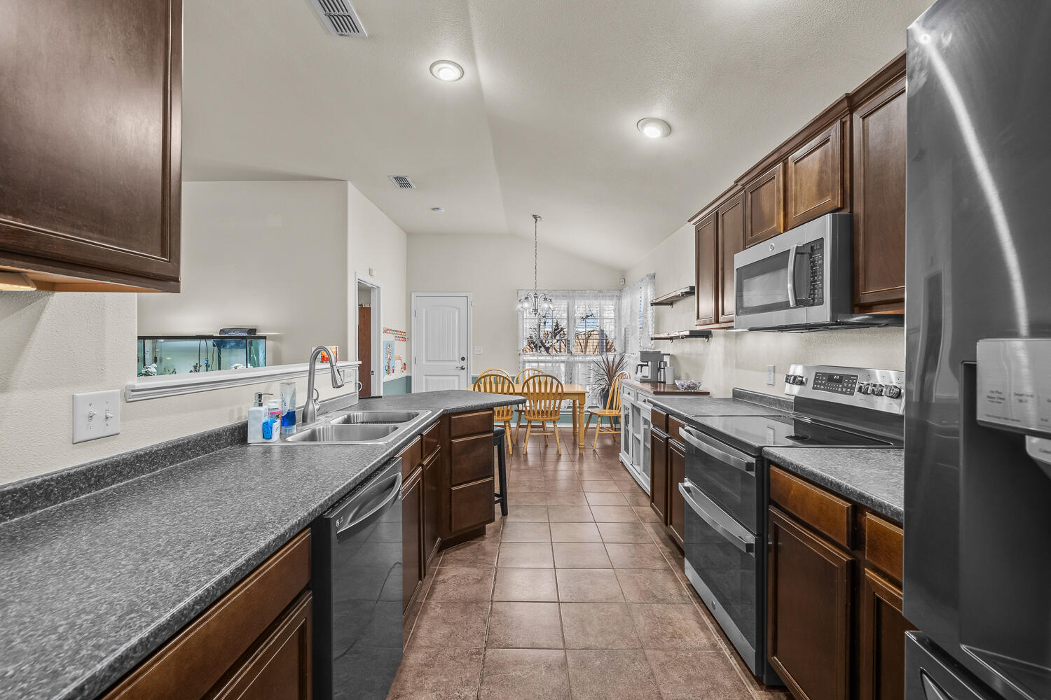 7022 94th Street Lubbock, TX 79424 - Photo 11 of 29 7022 94th St-13