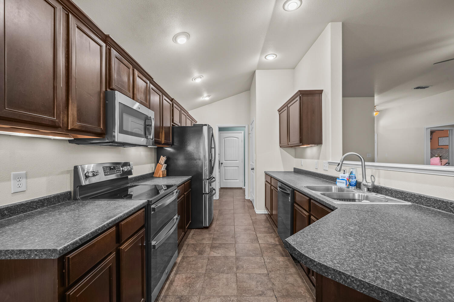 7022 94th Street Lubbock, TX 79424 - Photo 13 of 29 7022 94th St-15