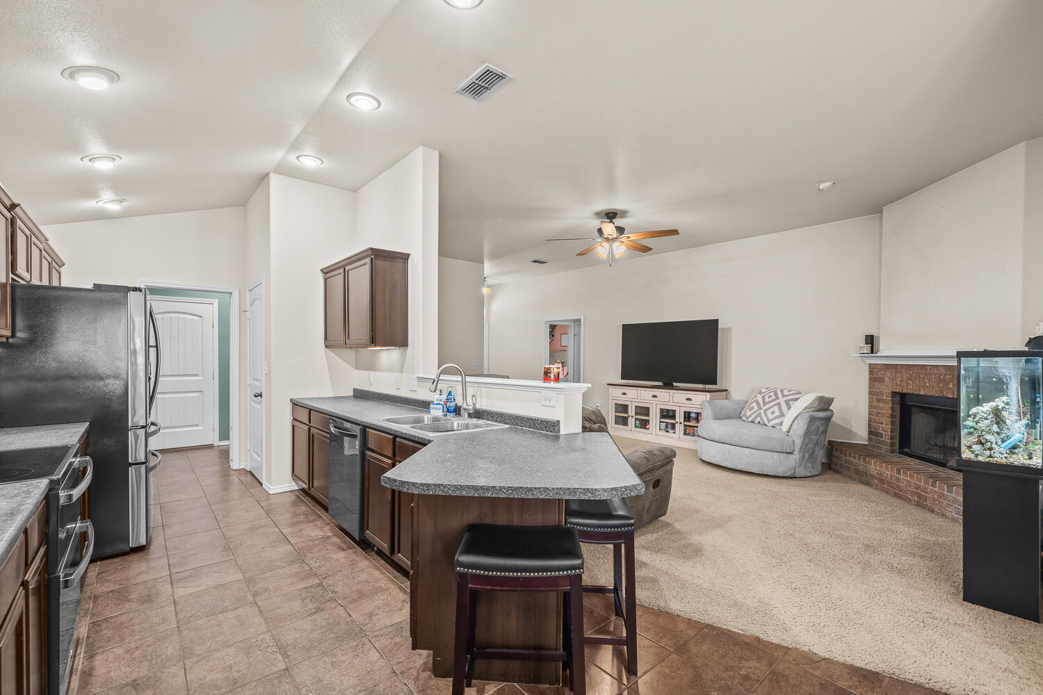 7022 94th Street Lubbock, TX 79424 - Photo 10 of 29 7022 94th St-18