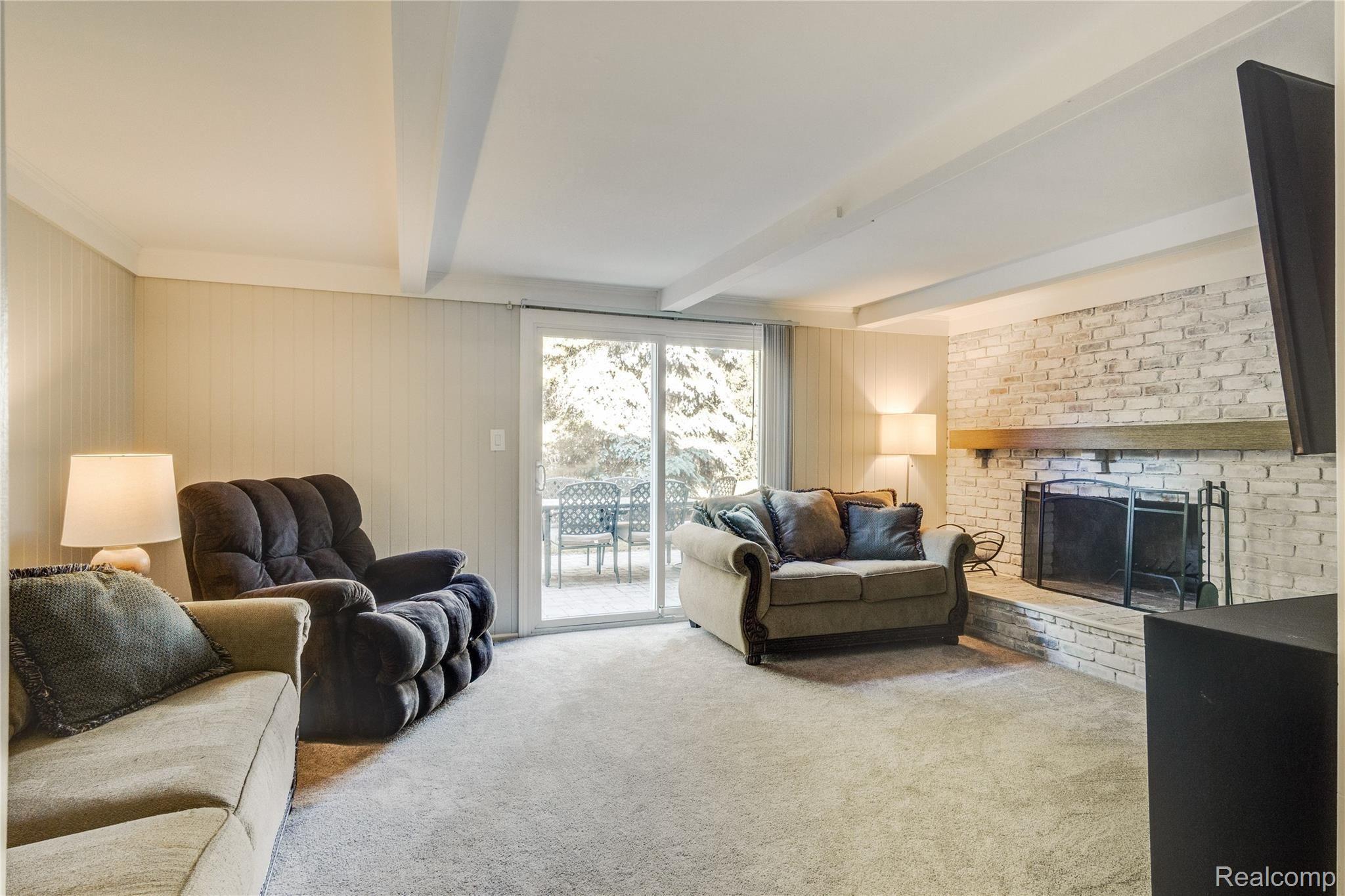 28015 Ridgebrook Road Farmington, MI 48334 - Photo 23 of 35 Interiors (19 of 35).jpg