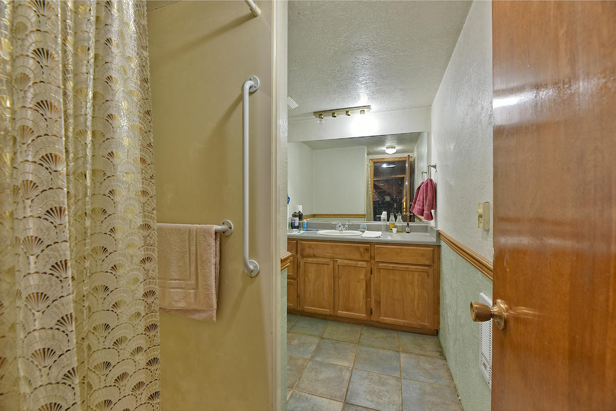 3600 North Foothill Road Medford, OR 97504 - Photo 10 of 31 10