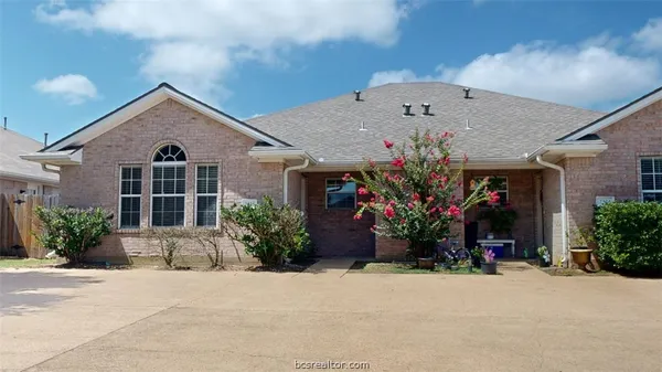 $450,000 | 2324-2326 Trace Meadows, College Station, TX 77845