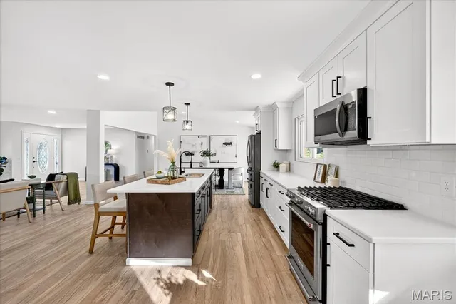 $425,000 | 2838 Flintwood Drive, St. Louis, MO 63129