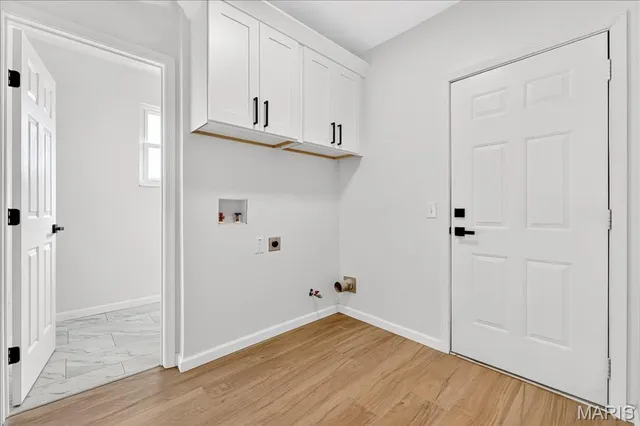 $425,000 | 2838 Flintwood Drive, St. Louis, MO 63129