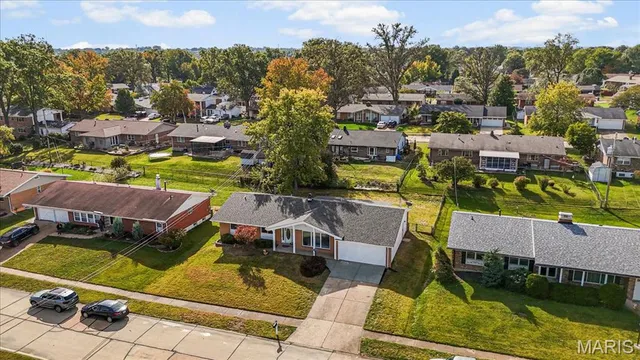 $425,000 | 2838 Flintwood Drive, St. Louis, MO 63129