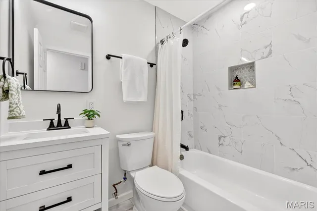 $425,000 | 2838 Flintwood Drive, St. Louis, MO 63129