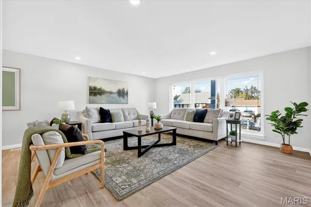 $425,000 | 2838 Flintwood Drive, St. Louis, MO 63129