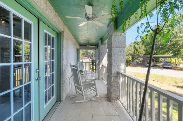 a view of an entryway