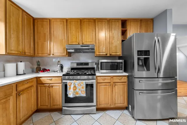 $749,000 | 1667 Ardsley Court, Teaneck, NJ 07666