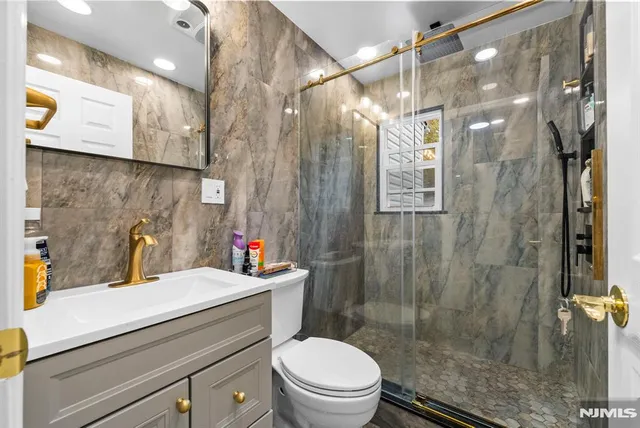 $749,000 | 1667 Ardsley Court, Teaneck, NJ 07666