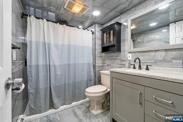 $749,000 | 1667 Ardsley Court, Teaneck, NJ 07666