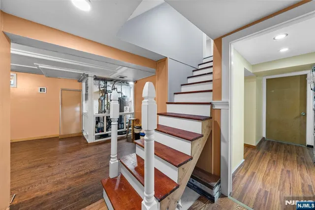 $749,000 | 1667 Ardsley Court, Teaneck, NJ 07666