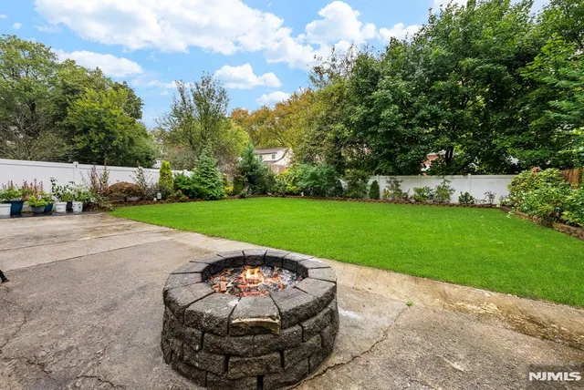 $749,000 | 1667 Ardsley Court, Teaneck, NJ 07666