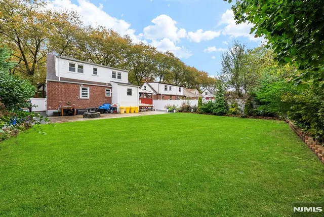 $749,000 | 1667 Ardsley Court, Teaneck, NJ 07666