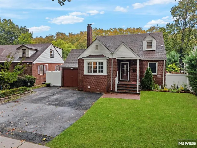 $749,000 | 1667 Ardsley Court, Teaneck, NJ 07666