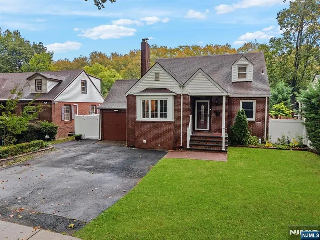 $749,000 | 1667 Ardsley Court, Teaneck, NJ 07666