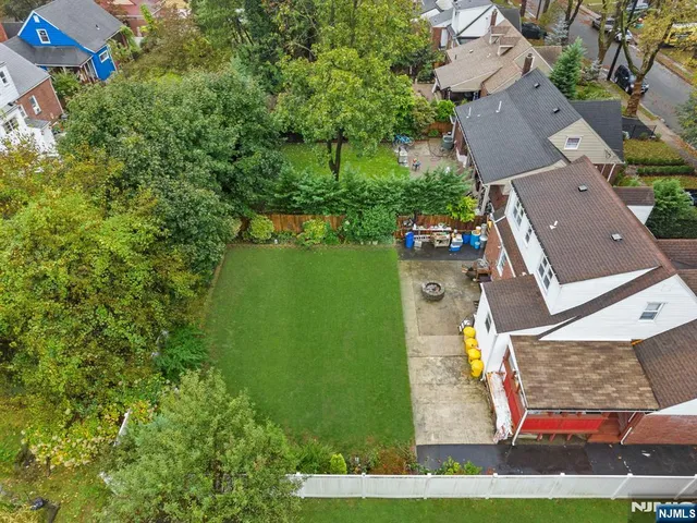 $749,000 | 1667 Ardsley Court, Teaneck, NJ 07666