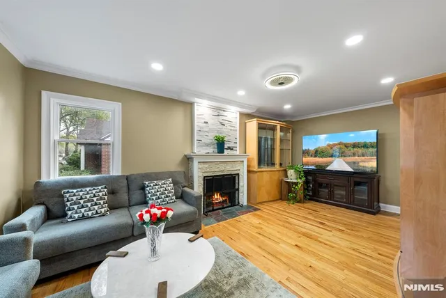 $749,000 | 1667 Ardsley Court, Teaneck, NJ 07666