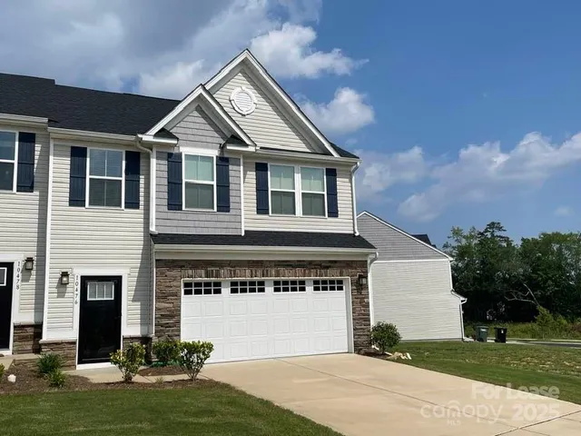 $2,100 | 10476 Dalton Woods Court Northwest, Huntersville, NC 28078