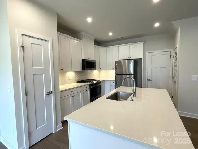 $2,100 | 10476 Dalton Woods Court Northwest, Huntersville, NC 28078