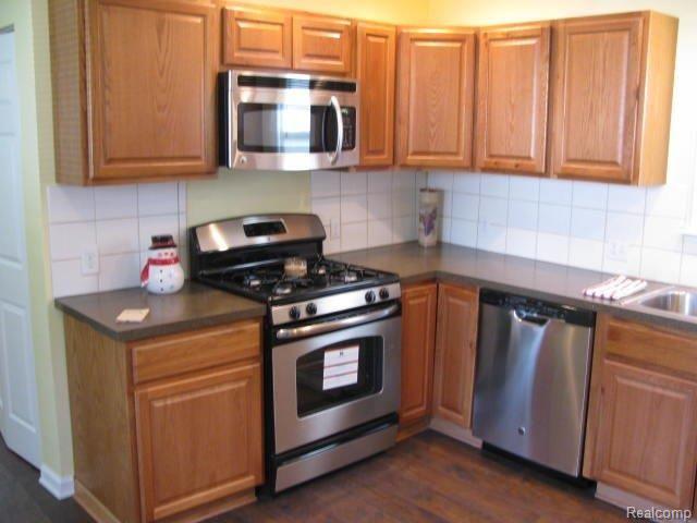 2415 Harrison Avenue Rochester, MI 48307 - Photo 6 of 21 Kitchen #1