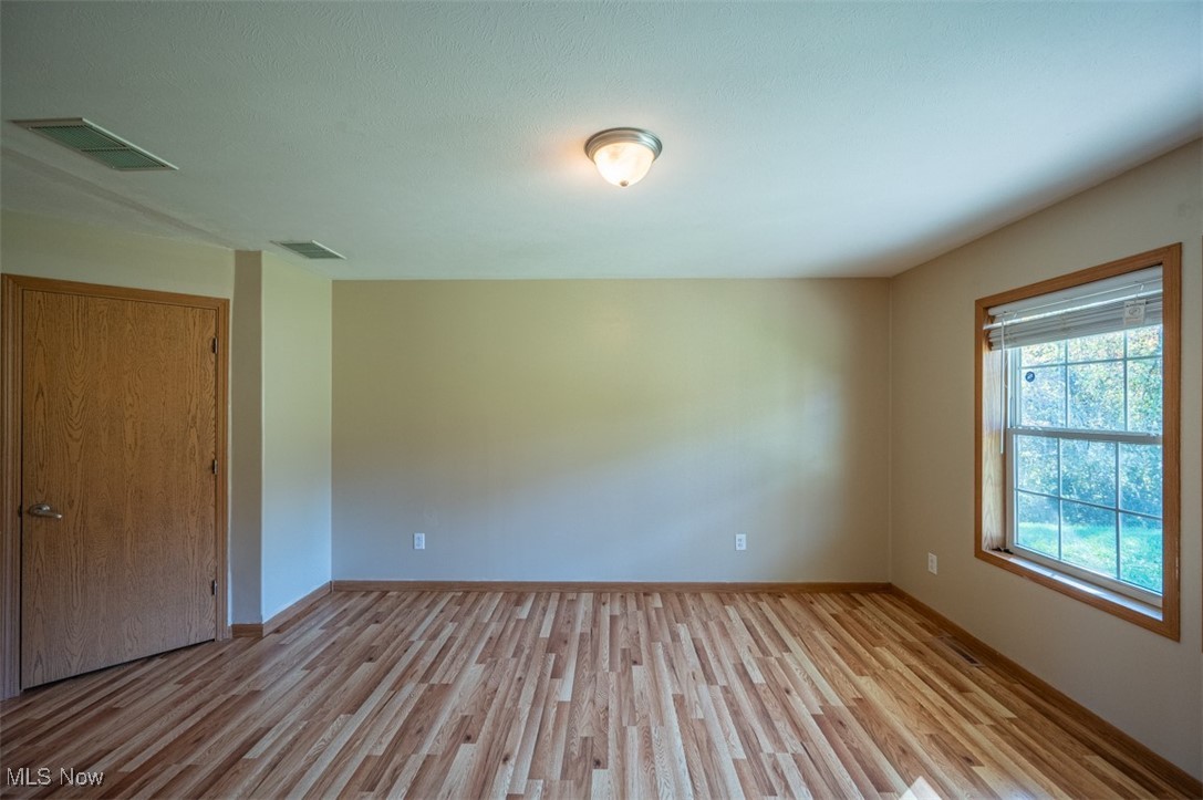 3367 Loomis Ridge Road Parkersburg, WV 26104 - Photo 26 of 43 Bedroom