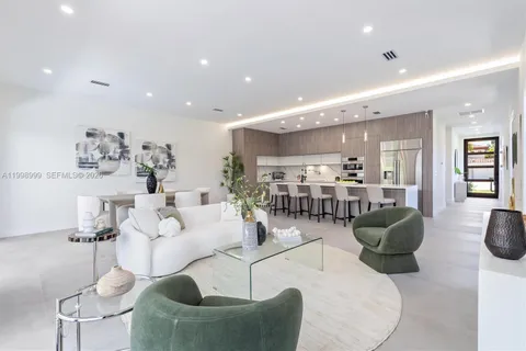 $1,800,000 | 2431 Northeast 18th Street, Fort Lauderdale, FL 33305