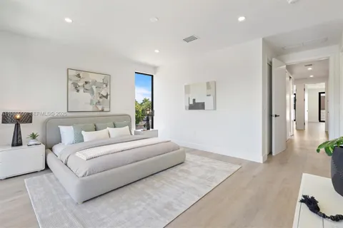 $1,800,000 | 2431 Northeast 18th Street, Fort Lauderdale, FL 33305