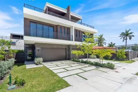 $1,800,000 | 2431 Northeast 18th Street, Fort Lauderdale, FL 33305