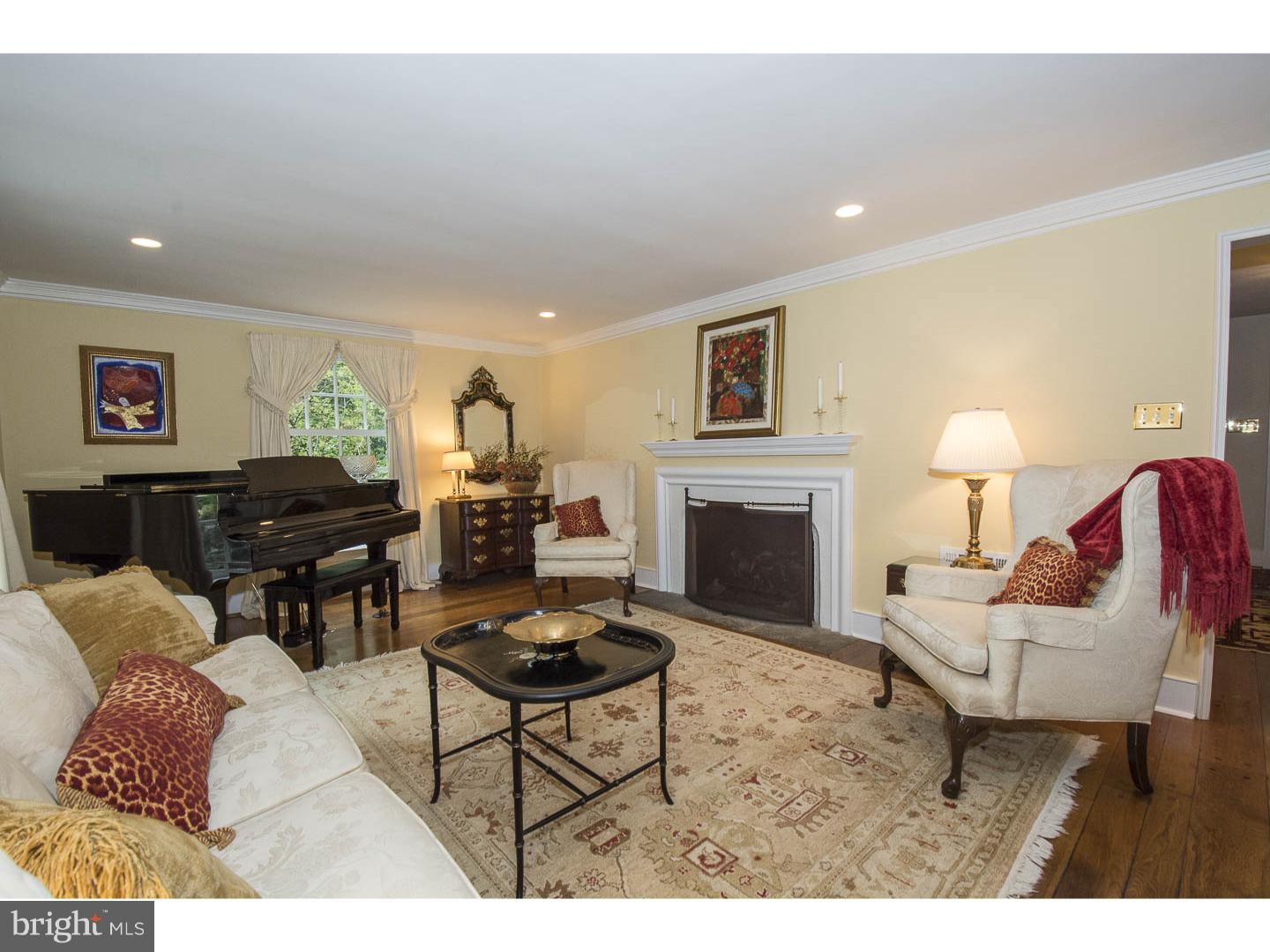 395 Church Road Devon, PA 19333 - Photo 7 of 24 Living Room