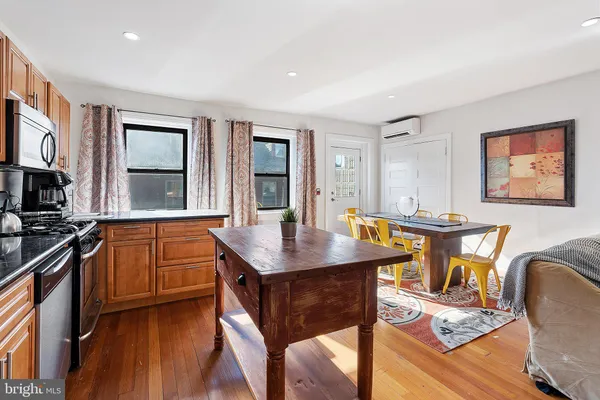 $3,225 | 2134 Locust Street, Unit 4R, Philadelphia, PA 19103