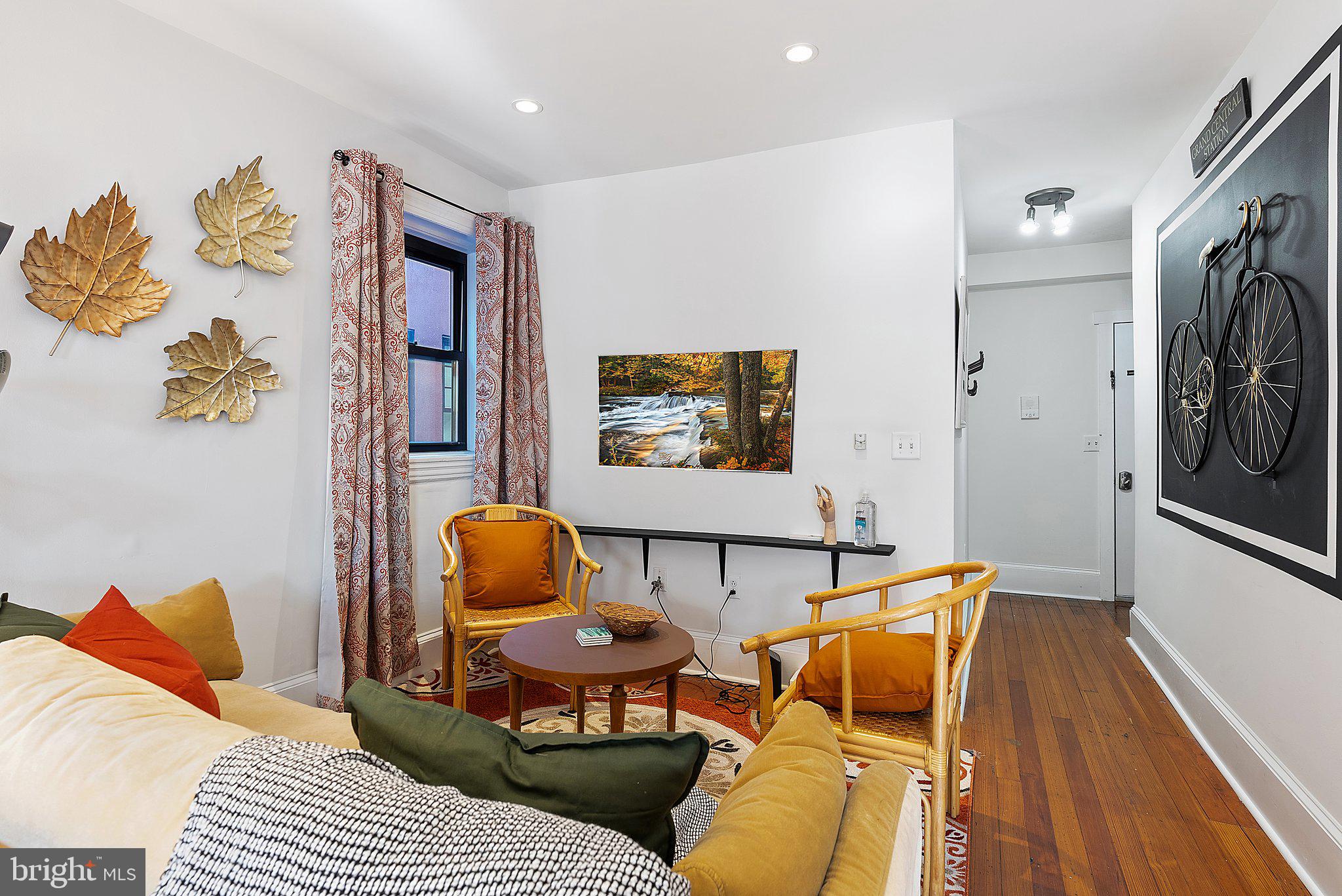 2134 Locust Street, Unit 4R Philadelphia, PA 19103 - Photo 3 of 30