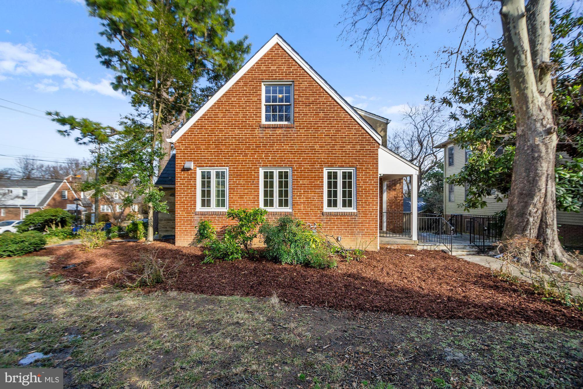 8119 Flower Avenue Takoma Park, MD 20912 - Photo 3 of 49