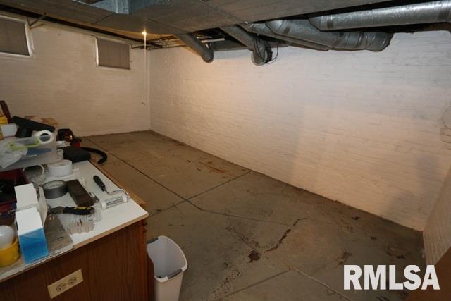 2323 North Prospect Road Peoria, IL 61603 - Photo 32 of 36 Gallery Image 32
