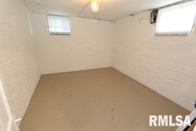 2323 North Prospect Road Peoria, IL 61603 - Photo 34 of 36 Gallery Image 34
