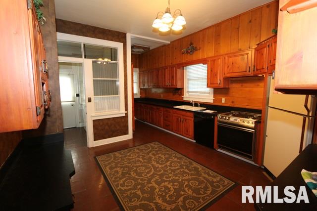 2323 North Prospect Road Peoria, IL 61603 - Photo 4 of 36 Gallery Image 4