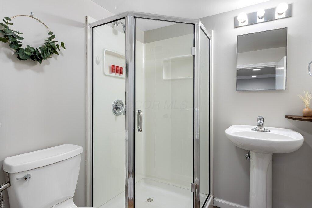 389 East Tulane Road Columbus, OH 43202 - Photo 25 of 30 FULL BATH in the Lower Level