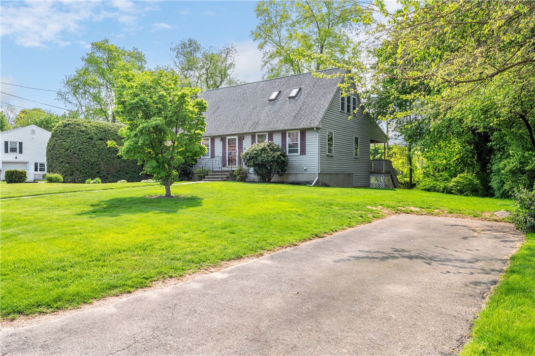 54 Scarborough Road Cumberland, RI 02864 - Photo 4 of 23 Gallery Image 4