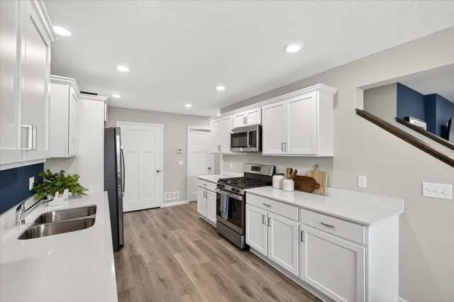 $327,900 | 12655 Pond View Road, Zimmerman, MN 55398